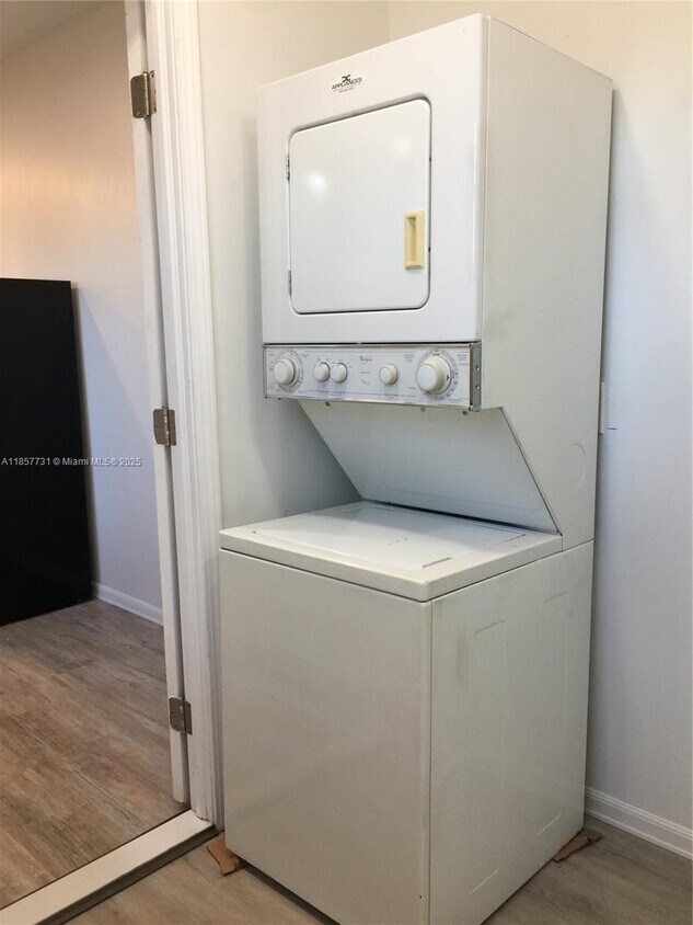 Foto principal - 5800 SW 122nd Ave