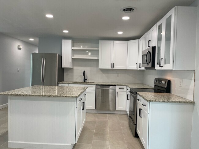 Foto del edificio - 482 Oakwood Dr