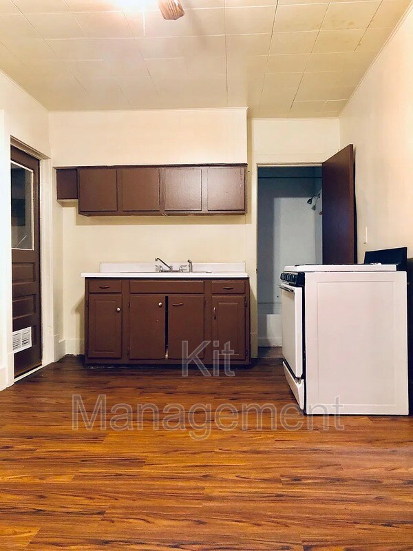 Foto del edificio - Charming 2-Bedroom Ranch Home in South Toledo