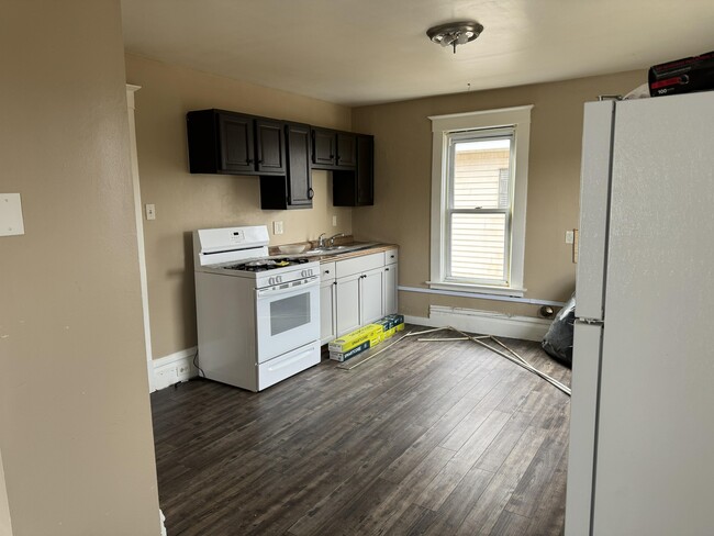 Kitchen - 303 N 3rd St