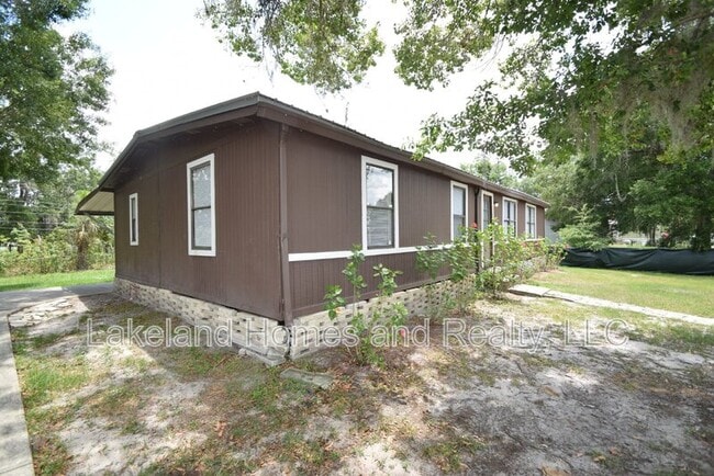 Building Photo - 2416 Kyle St