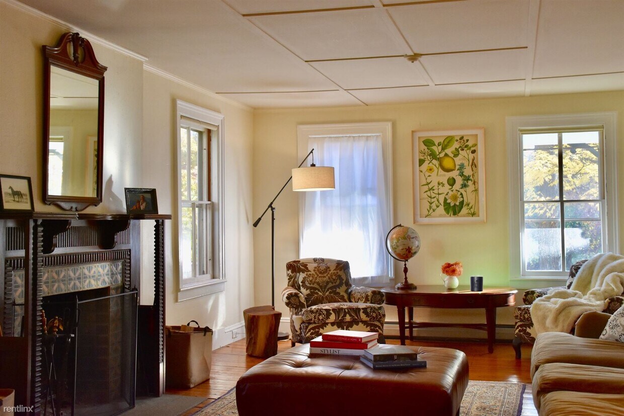 Primary Photo - 3 br, 1.5 bath House - 384 Church Avenue