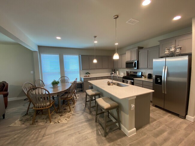 Foto del edificio - 15572 Halstead Ln