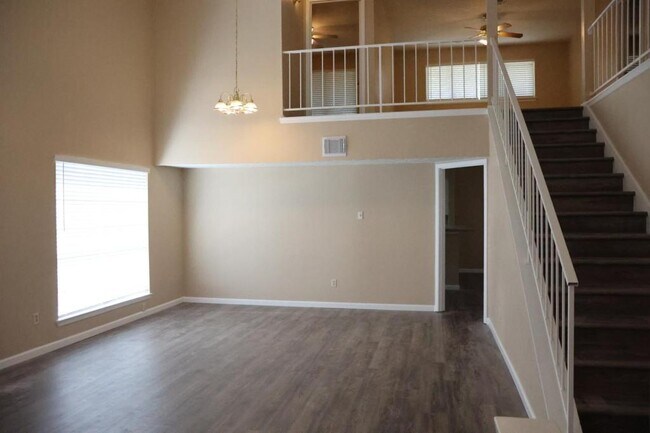 Building Photo - 2310 Doverglen Dr