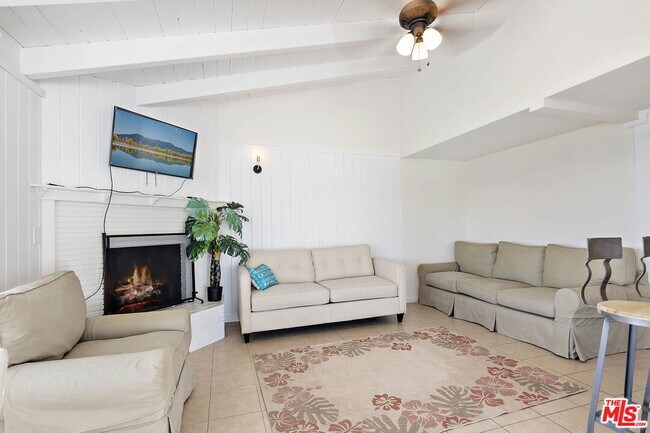 Foto del edificio - 22609 Pacific Coast Hwy