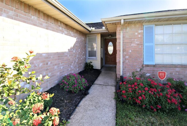 Building Photo - 2521 Ironclad Dr