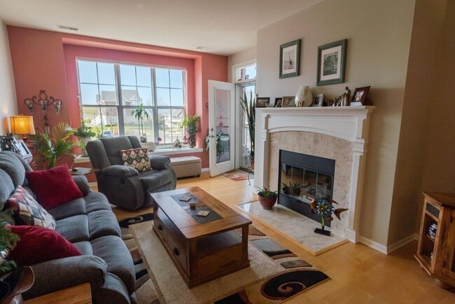 Foto del edificio - 2 Bedroom Lake Michigan Condominium