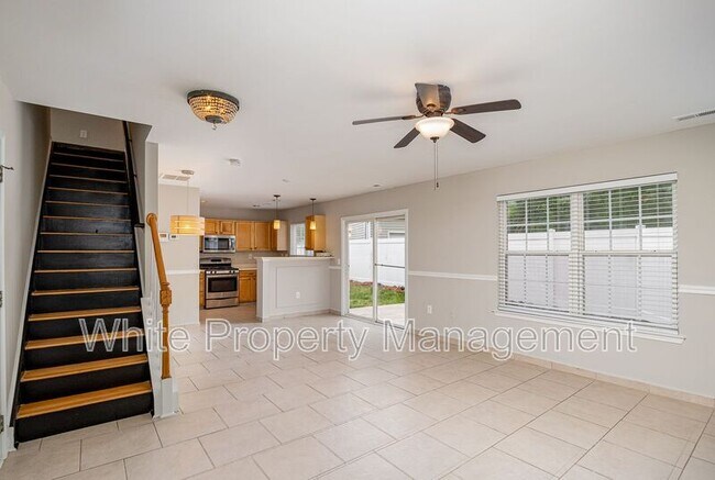 Foto del edificio - 9036 Meadowmont View Dr