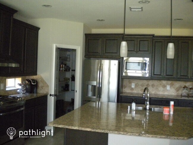 Building Photo - 403 Stonebrook Ln