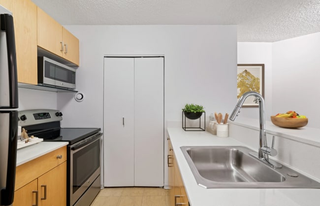 Building Photo - 710 N Dearborn St