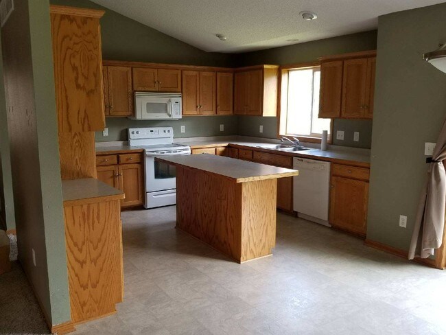 Building Photo - 617 Colodoro Ln