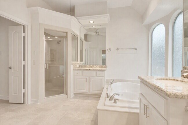 Foto del edificio - 1211 Sterling Ct