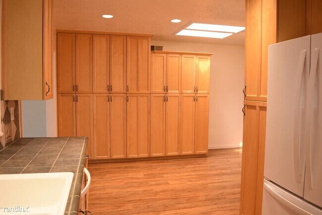 Foto del edificio - 3 br, 2 bath House - 926 Silver Cloud St
