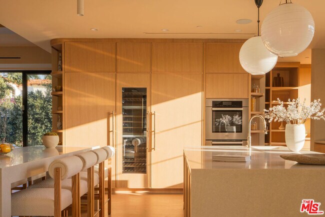 Building Photo - 500 Ocampo Dr