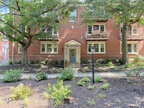 Building Photo - 1407 E Abingdon Dr