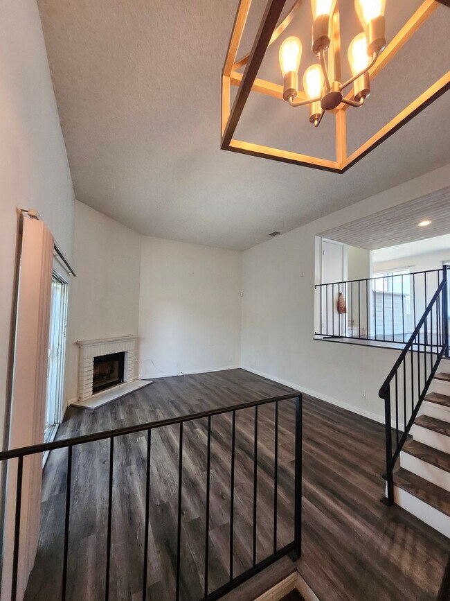 Foto del edificio - 1441 W Village Ln