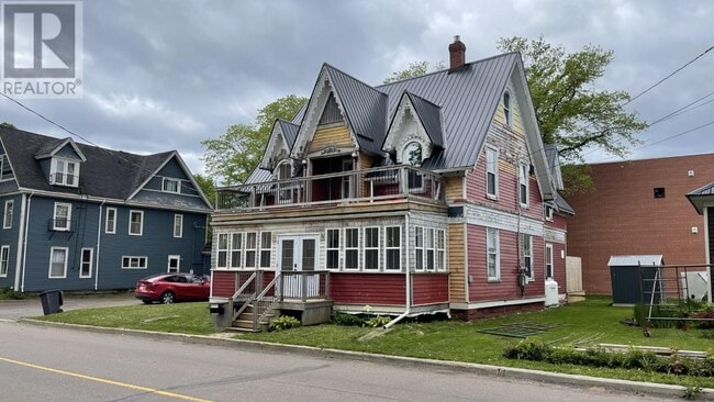 Building Photo - 54 Summer St