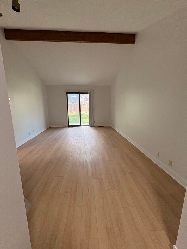 Foto del edificio - Beautiful Duplex on West Charter
