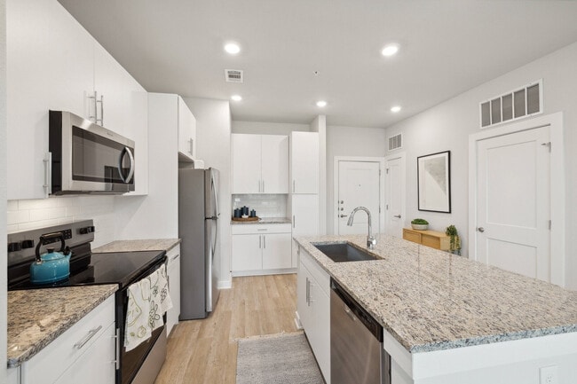 Building Photo - Ascend At Woodlands