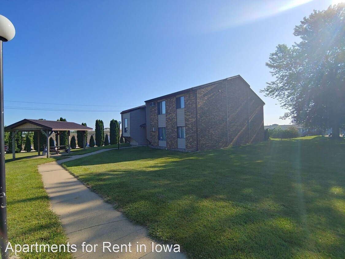 Building Photo - 1 br, 1 bath Apartment - 716 N. Birch Street