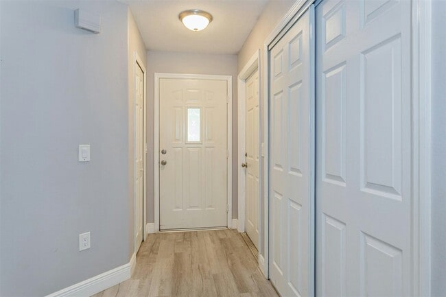 Building Photo - 2909 Summer Winds Cir