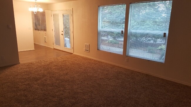 Building Photo - 1461 Rainier Ct