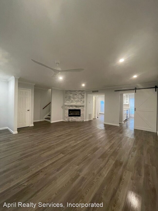 Building Photo - 3 br, 2.5 bath House - 6537 Valleyside Rd.