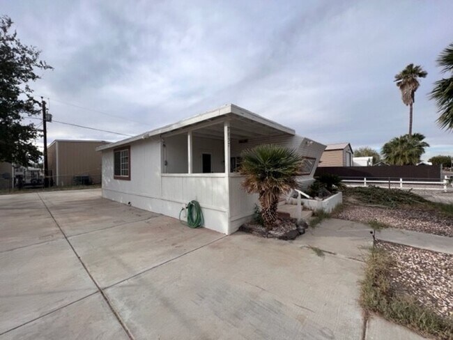 Foto del edificio - 2 BR Willow Beach with BOAT/RV Marina Membership available!