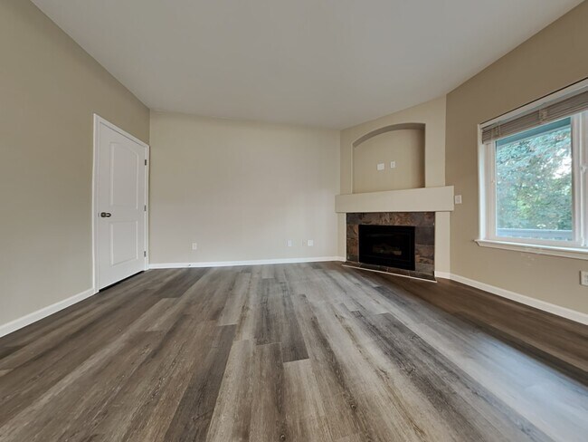 Building Photo - 2531 10th Ct SE