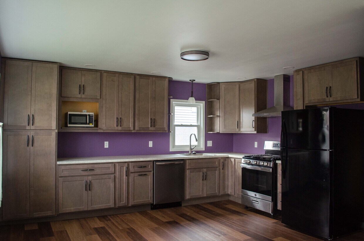 Kitchen - 512 Perry St