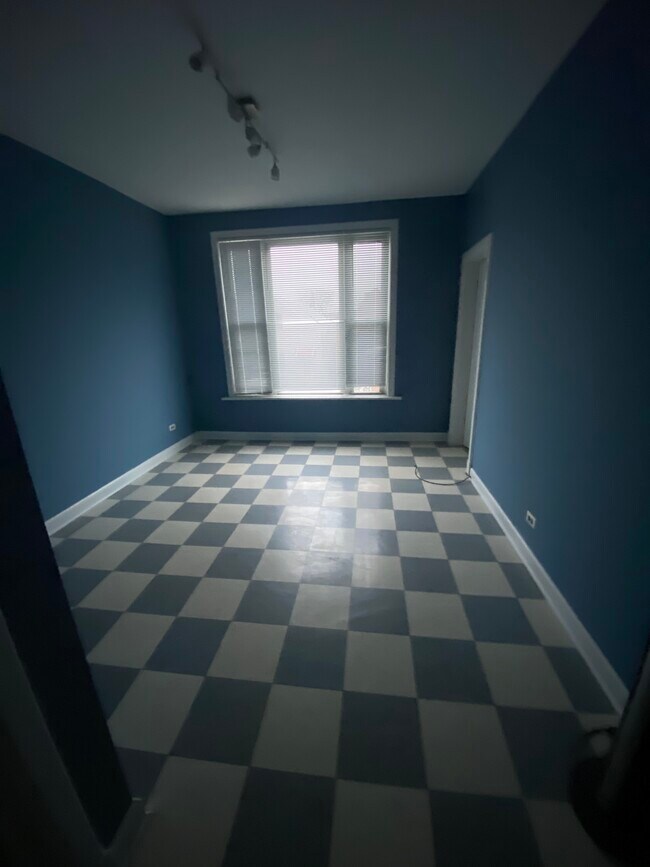 Foto del edificio - 2136 W 18th Pl