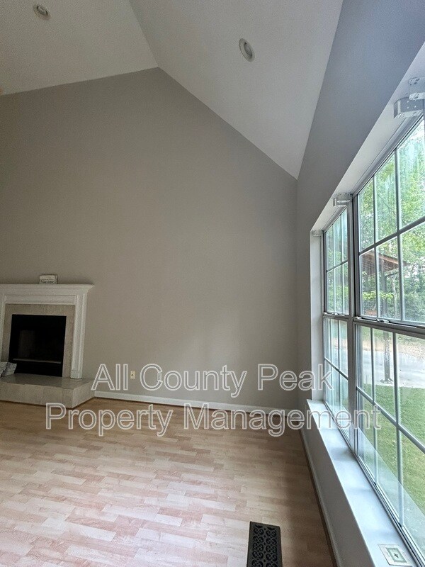 Photo - 3532 Dell Trail House