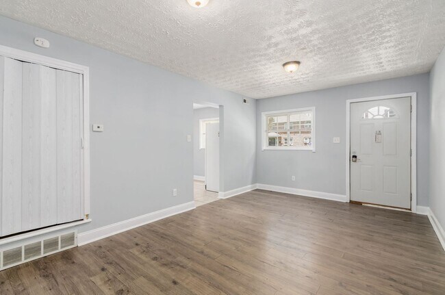 Building Photo - 1061-1063 East 15th Avenue