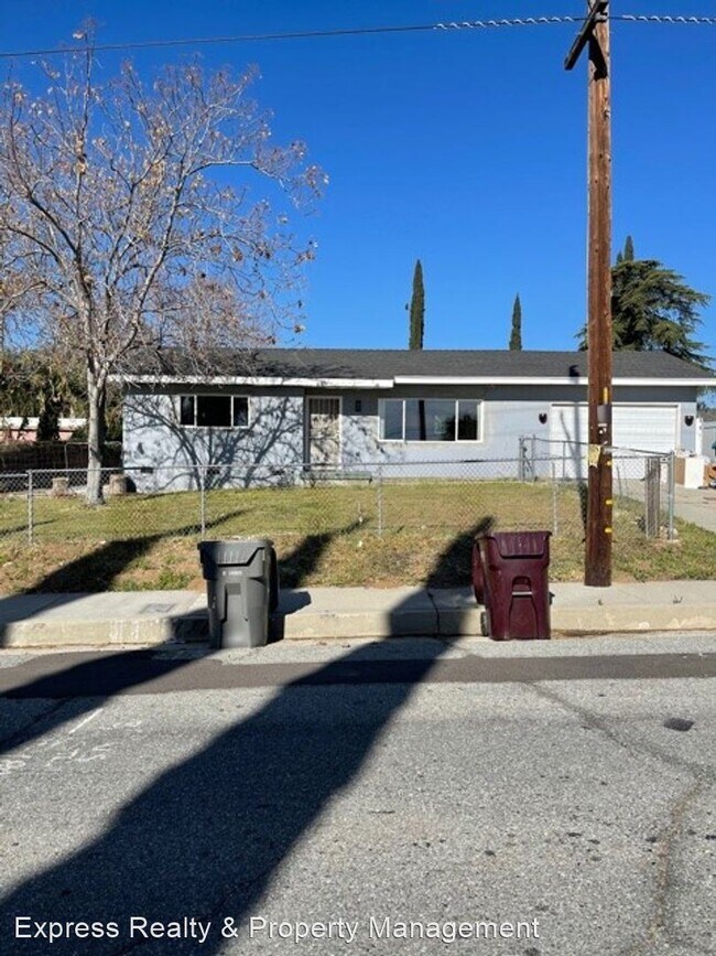Building Photo - 2 br, 1 bath House - 853 N. Hargrave St