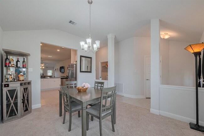 Foto del edificio - 5323 Vermilion Ct