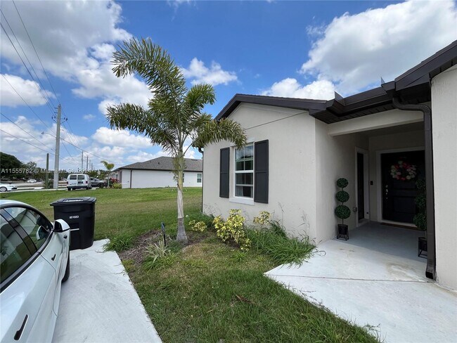 Foto del edificio - 434 SW Tulip Blvd