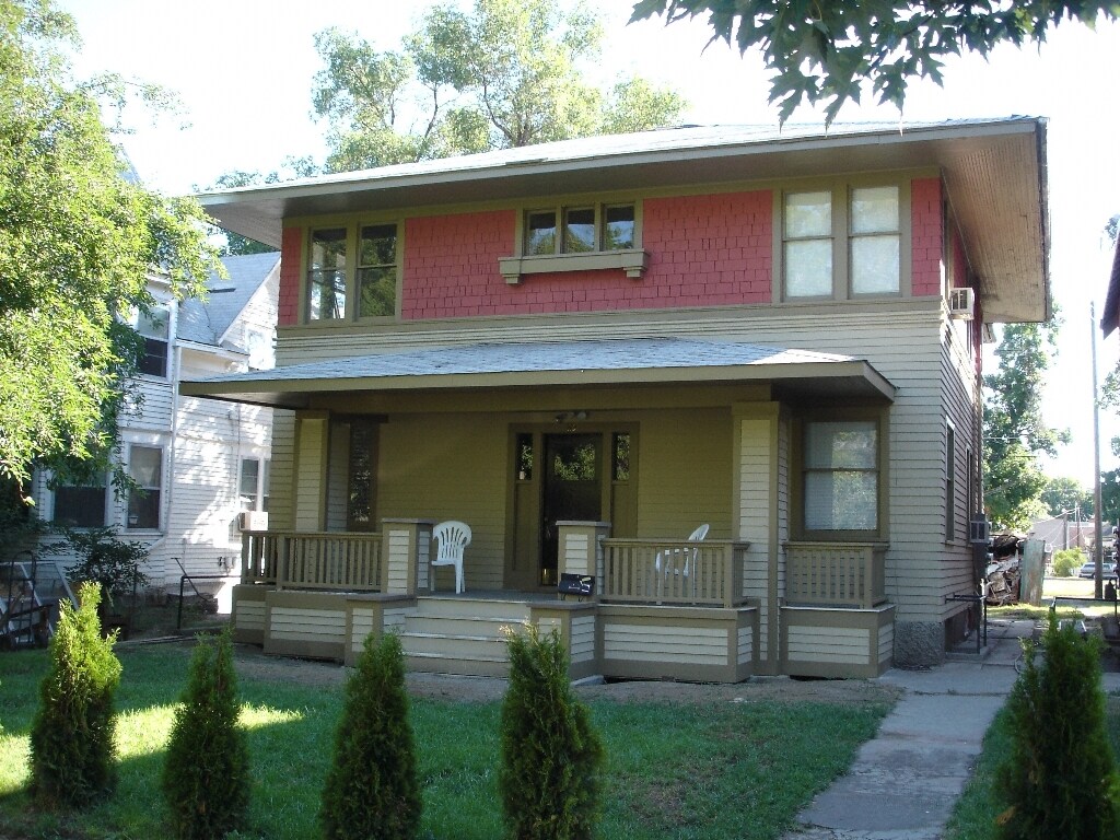 Primary Photo - 113-117 N 35th St