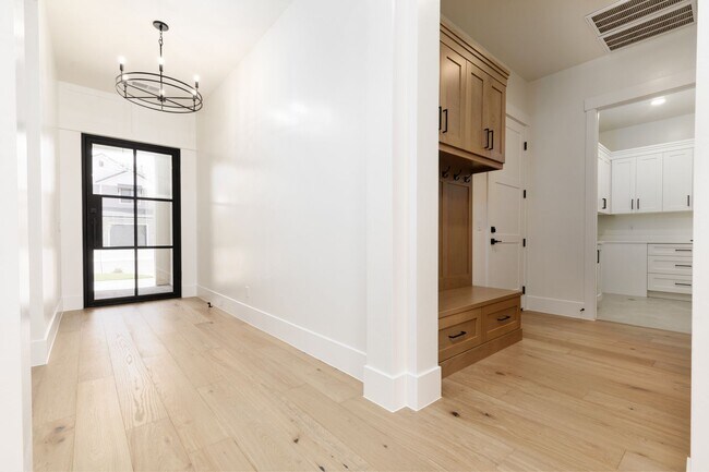 Building Photo - BRAND NEW 6 bed  | 4 bath | 3 car garage c...