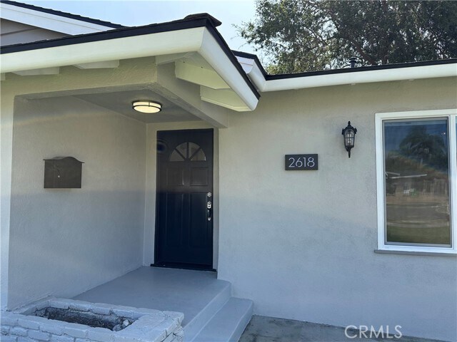 Building Photo - 2618 E Orange Grove Ave