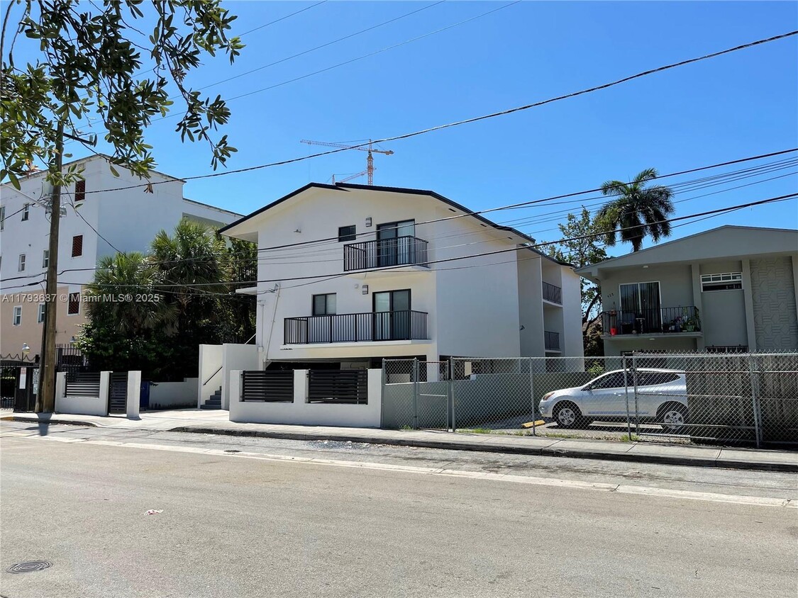 Primary Photo - 420 SW 2nd St