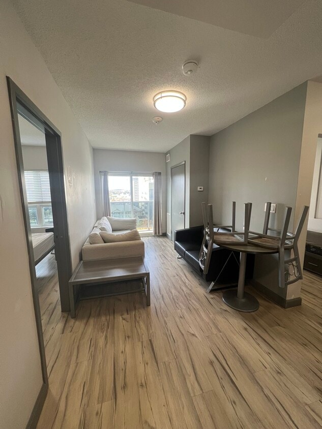 Primary Photo - 258A-258A Sunview St