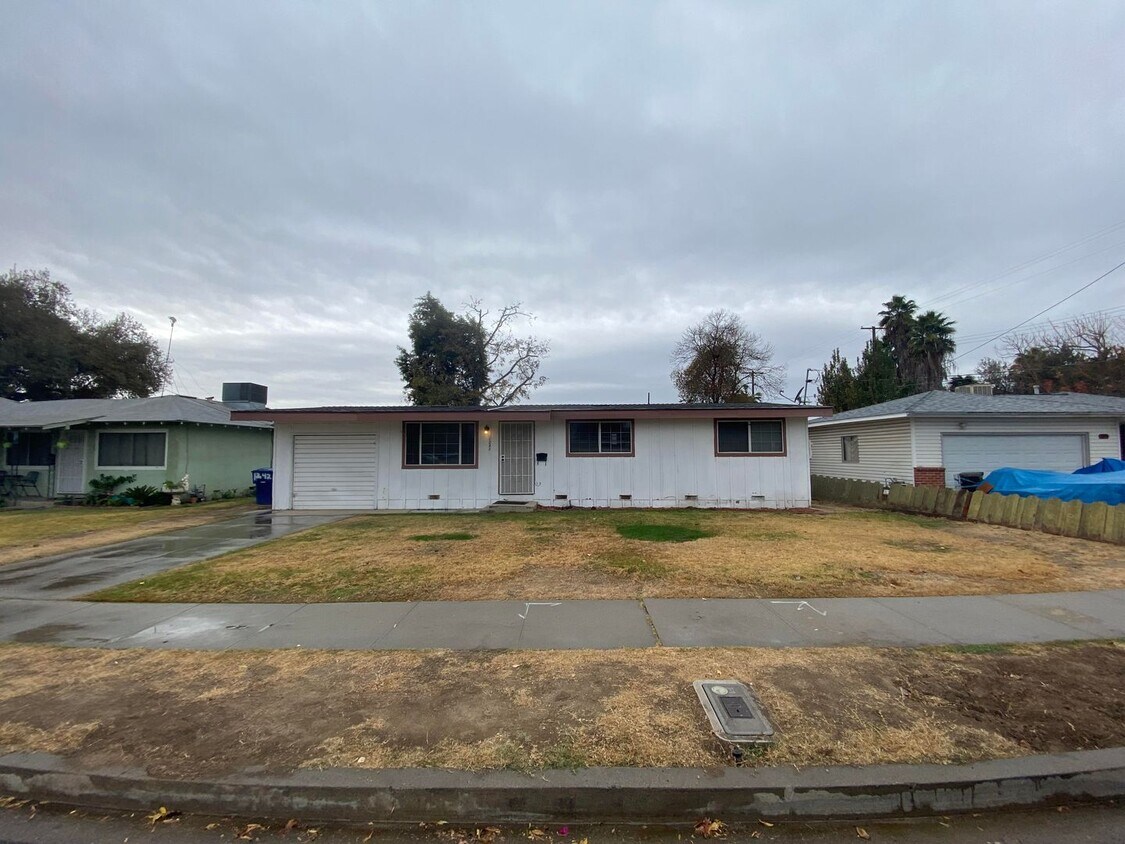 Primary Photo - North Hanford 3 bedroom