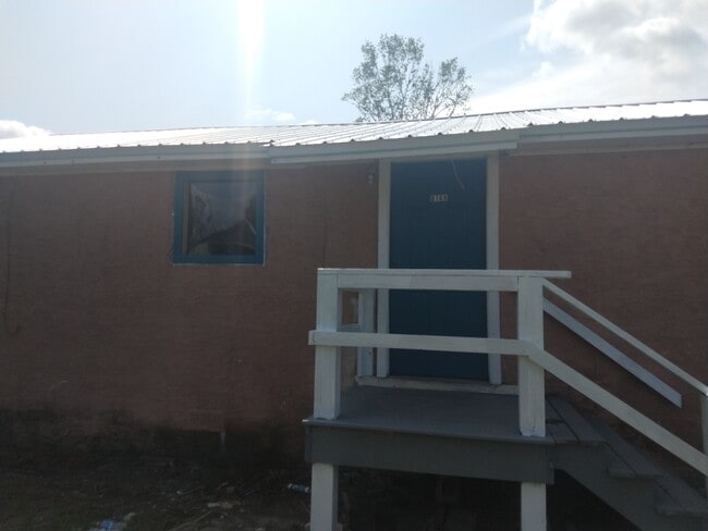 Building Photo - 816 Massalina Dr