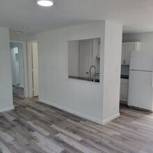 Building Photo - 4525 Weaver Rd