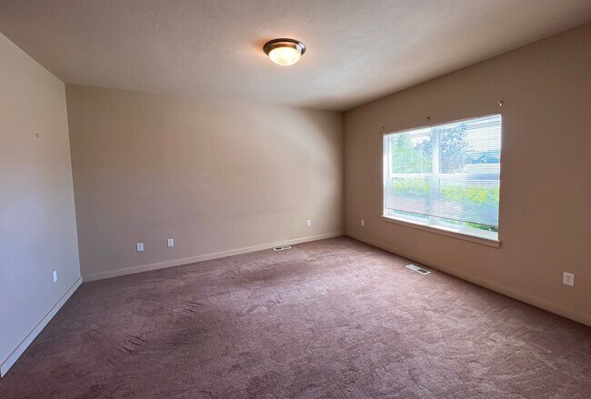 Building Photo - Mid-Term Unfurnished, 3 Bed 2.5 Bath Condo