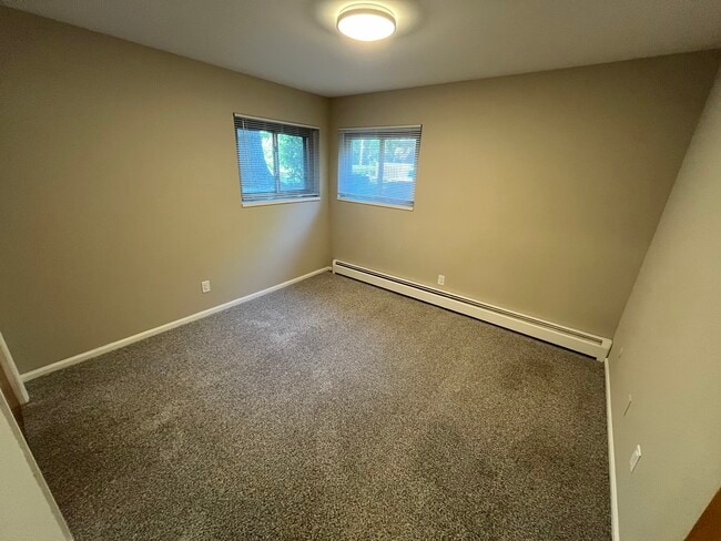 Building Photo - Oakview Woods Apartments