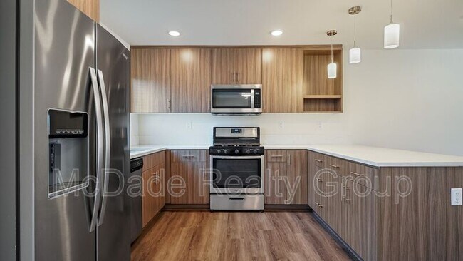Building Photo - 9946 Buena Vista Ave