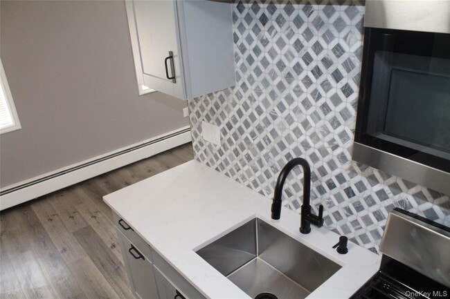 Building Photo - 303 Barclay Manor
