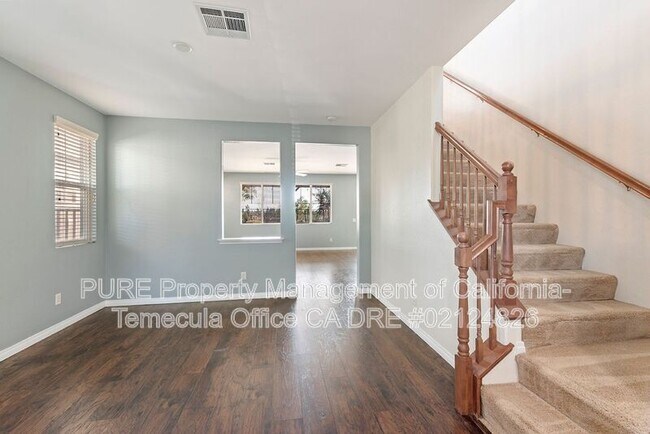 Foto del edificio - 40184 Emily Pl