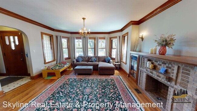 Building Photo - 4 br, 2 bath House - 5224 N. Monitor Avenue
